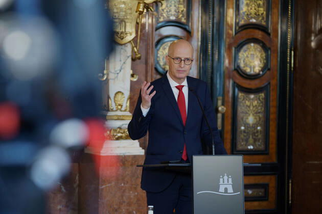 Erster Bürgermeister Dr. Peter Tschentscher mit Sozialsenatorin und Gesundheitssenatorin Dr. Melanie Leonhard geben ein Pressestatement zur aktuellen Corona-Lage in Hamburg ab -;Erster Bürgermeister Dr. Peter Tschentscher mit Sozialsenatorin und Gesundheitssenatorin Dr. Melanie Leonhard geben ein Pressestatement zur aktuellen Corona-Lage in Hamburg ab -, Hamburg Hamburg Deutschland Rathaus