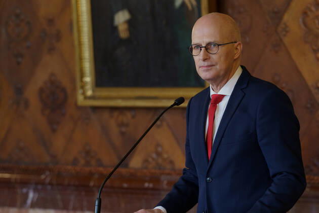 Erster Bürgermeister Dr. Peter Tschentscher mit Sozialsenatorin und Gesundheitssenatorin Dr. Melanie Leonhard geben ein Pressestatement zur aktuellen Corona-Lage in Hamburg ab -;Erster Bürgermeister Dr. Peter Tschentscher mit Sozialsenatorin und Gesundheitssenatorin Dr. Melanie Leonhard geben ein Pressestatement zur aktuellen Corona-Lage in Hamburg ab -, Hamburg Hamburg Deutschland Rathaus