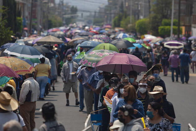 March 19, 2021, Nezahualcoyotl, Estado De Mexico, USA: Friday, March 19, 2021. Thousands of older adults arrived at 5:00 am in the municipality of Nezahualcoyotl in the State of Mexico to receive the free Chinese CanSino vaccine against Covid-19. ANTONIO NAVA PI Nezahualcoyotl USA - ZUMAp124 20210319_zaa_p124_018 Copyright: xAntonioxNavax