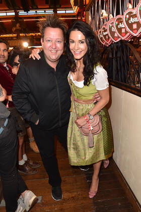 Sebastian Krumbiegel und Mariella Ahrens BILD Wiesn im Marstall Festzelt auf dem OKTOBERFEST in Muenchen. Copyright: xEventpressxTOMx