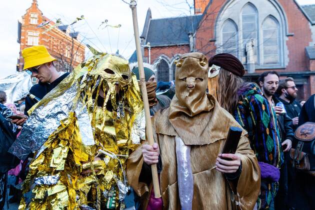 March 20, 2021, Brussels, Belgium: wild carnival and dance without masks in brussels for culture Brussels Belgium - ZUMAb331 20210320_zaf_b331_087 Copyright: xArnaudxBrianx