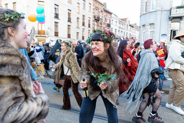 March 20, 2021, Brussels, Belgium: wild carnival and dance without masks in brussels for culture Brussels Belgium - ZUMAb331 20210320_zaf_b331_095 Copyright: xArnaudxBrianx