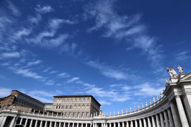 March 21, 2021 - Vatican City (Holy See) .POPE FRANCIS delivery Angelus prayer inside the Apostolic building, not from the window as usual due to the restrictions imposed by the pandemic in italy, just a small crowd of roman bicycles in St. Peter s Square at the Vatican. EvandroInetti via ZUMA Wire Vatican City State - ZUMAi15_ 20210321_zaf_i15_010 Copyright: xEvandroxInettix