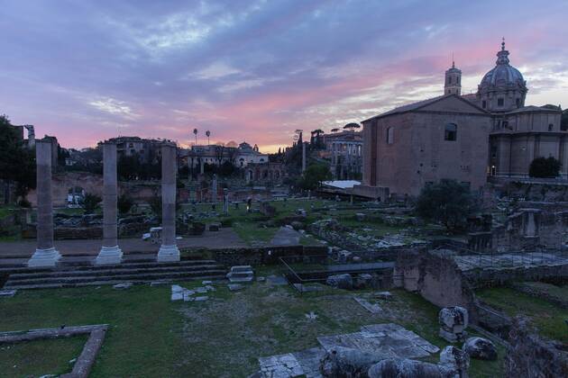 Coronavirus in Italien, Lockdown in Rom March 21, 2021, Rome, Italy, Colombia: The Foro Romano as seen at sunset.Rome is living the end of the first week of another lockdown related to Covid19. Tight measures should stay in place at least till Easter. Rome Colombia - ZUMAm174 20210321_zip_m174_001 Copyright: xFrancescoxMoltenix