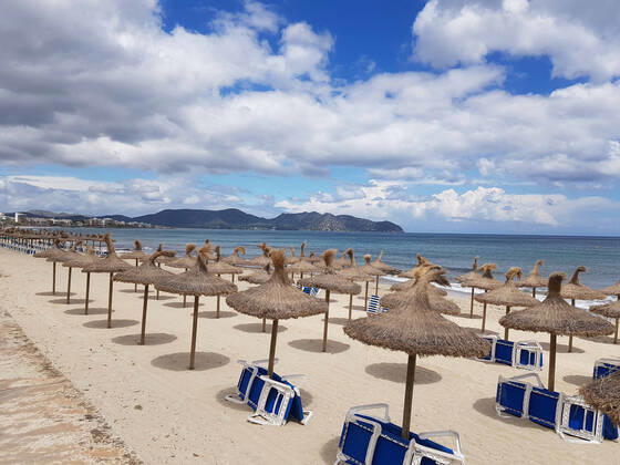 Themenfoto: Reisen, Corona, Mallorca, 22.03.2021 Die Straende der Plaja de Palma warten auf Urlauber, Themenfoto: Reisen, Corona, Mallorca - Copyright: xAugstx xEibner-Pressefotox EP_jat