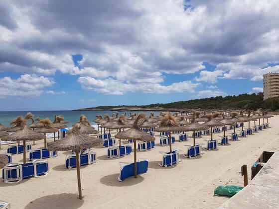 Themenfoto: Reisen, Corona, Mallorca, 22.03.2021 Die Straende der Plaja de Palma warten auf Urlauber, Themenfoto: Reisen, Corona, Mallorca - Copyright: xAugstx xEibner-Pressefotox EP_jat