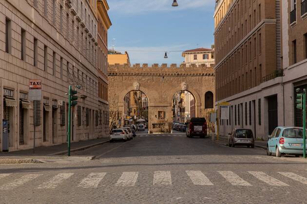 March 22, 2021, Rome, Italy, Colombia: Rome is living the second week of another lockdown related to Covid19. Tight measures should stay in place at least till Easter. Rome Colombia - ZUMAm174 20210322_zip_m174_006 Copyright: xFrancescoxMoltenix