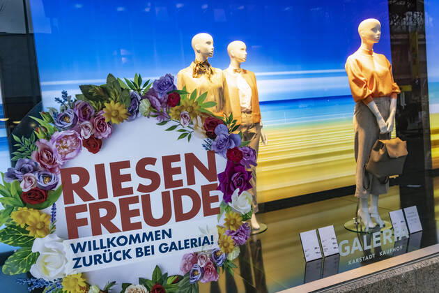 Lockdown geht in die Verlängerung. War s das bereits mit der vorsichtigen Ladenöffnung? Riesen Freude bei Galeria. 22.03.2021: DEU, Deutschland, Baden-Württemberg, Stuttgart.