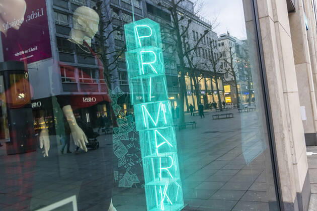 Lockdown geht in die Verlängerung. War s das bereits mit der vorsichtigen Ladenöffnung? Primark. 22.03.2021: DEU, Deutschland, Baden-Württemberg, Stuttgart.
