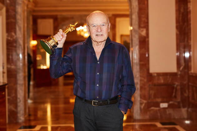Volker Schlöndorff beim Photocall anlässlich der aufwendig in 4K restaurierten Neufassung des Films Die Blechtrommel ( The Tin Drum ) im Regent Hotel in Berlin. Am 14. April 1980 wurde Schlöndorffs Verfilmung des gleichnamigen Romans von Günter Grass mit einem Oscar als Bester fremdsprachiger Film ausgezeichnet - der erste Academy Award für Deutschland überhaupt! Genau 40 Jahre später, d.h. am 14. April 2020 bringt STUDIOCANAL die meisterhafte Literaturverfilmung als bundesweites Kinoevent zum Oscar-Jubiläum zurück auf die große Leinwand. Copyright: xEventpressxGolejewskix