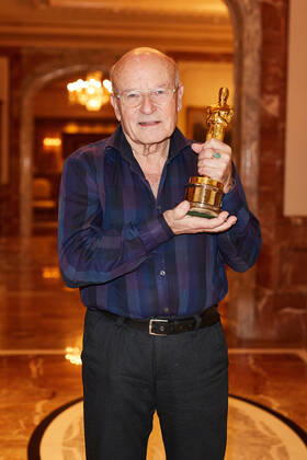 Volker Schlöndorff beim Photocall anlässlich der aufwendig in 4K restaurierten Neufassung des Films Die Blechtrommel ( The Tin Drum ) im Regent Hotel in Berlin. Am 14. April 1980 wurde Schlöndorffs Verfilmung des gleichnamigen Romans von Günter Grass mit einem Oscar als Bester fremdsprachiger Film ausgezeichnet - der erste Academy Award für Deutschland überhaupt! Genau 40 Jahre später, d.h. am 14. April 2020 bringt STUDIOCANAL die meisterhafte Literaturverfilmung als bundesweites Kinoevent zum Oscar-Jubiläum zurück auf die große Leinwand. Copyright: xEventpressxGolejewskix