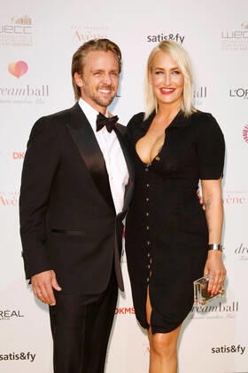 Sarah Conner mit Freund Florian Fischer auf dem Roten Teppich beim Dreamball 2017 im Westhafen Event & Convention Center (WECC) in Berlin. Copyright: xEventpressxGolejewskix