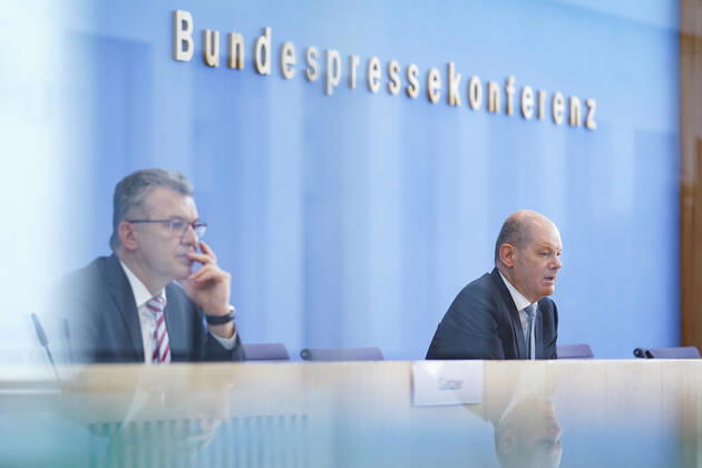 Bundespressekonfereenz, Eckwerte des Bundeshaushalts 2022 und Finanzplan 2025 mit Bundesfinanzminister Scholz Aktuell, 24.03.2021, Berlin, Bundespressekonferenz, Olaf Scholz, der deutsche Finanzminister gemeinsam mit Staatssekretaer Werner Gatzer bei der Vorstellung der Eckwerte des Bundeshaushalts 2022 und Finanzplan bis 2025 Berlin Berlin Deutschland
