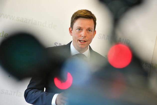 Saarlands Ministerpräsident Tobias Hans (CDU) und Wirtschaftsministerin Anke Rehlinger (SPD) stellen am Donnerstag (25.3.2021) eine neue Strategie für das Saarland vor: Impfen, Testen, Öffnen nennt sich die Leitlinie.