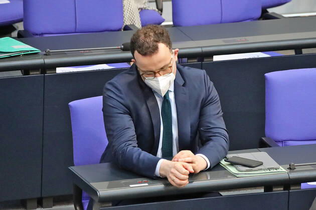 Bundesgesundheitsminister Jens Spahn 25.3.2021 Bundesgesundheitsminister Jens Spahn im Bundestag auf der Regierungsbank Berlin Bundestag Berlin GER