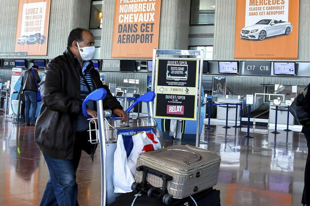 Coronavirus in Frankreich, Eindrücke vom Flughafen in Nizza Aeroport Nice Cote d Azur durant le 3eme Confinement. NEWS : Aeroport Nice Cote d Azur - 3eme Confinement - 25 03 2021 LionelUrman Panoramic 
