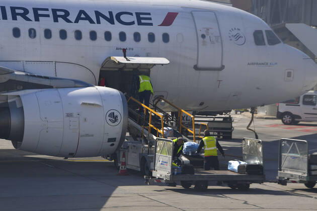 Coronavirus in Frankreich, Eindrücke vom Flughafen in Nizza Aeroport Nice Cote d Azur durant le 3eme Confinement. NEWS : Aeroport Nice Cote d Azur - 3eme Confinement - 25 03 2021 LionelUrman Panoramic 