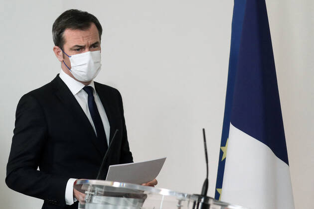 Le ministre francais de la Sante, Olivier Veran, donne une conference de presse sur la strategie actuelle du gouvernement francais face a la pandemie actuelle de Covid-19 a Paris, France, le 25 mars 2021. French Health Minister Olivier Veran delivers a press conference on the current French government strategy for the ongoing Covid-19 pandemic in Paris, France, on March 25, 2021. NEWS : Conference de presse du ministre de la Sante Olivier Veran sur la situation hedomadaire du Covid-19 - paris - 25 03 2021 POOL PANORAMIC  00518588_000005
