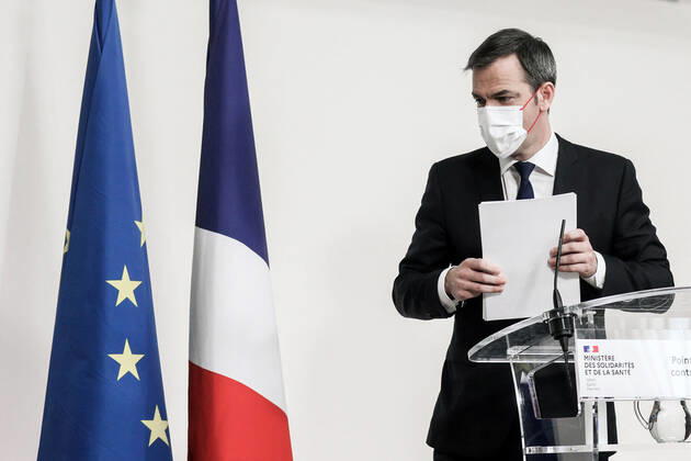 Le ministre francais de la Sante, Olivier Veran, donne une conference de presse sur la strategie actuelle du gouvernement francais face a la pandemie actuelle de Covid-19 a Paris, France, le 25 mars 2021. French Health Minister Olivier Veran delivers a press conference on the current French government strategy for the ongoing Covid-19 pandemic in Paris, France, on March 25, 2021. NEWS : Conference de presse du ministre de la Sante Olivier Veran sur la situation hedomadaire du Covid-19 - paris - 25 03 2021 POOL PANORAMIC  00518588_000031