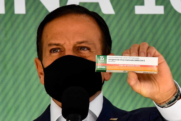 Coronavirus in Brasilien, Butantan Institute präsentiert nationalen Impfstoff Butanvac SÃO PAULO, SP - 26.03.2021: COLETIVA DE IMPRENSA JOÃO DORIA COVID19 - João Doria, (PSDB) Governor of São Paulo, announced that the Butantan Institute has developed a new Brazilian vaccine against Covid-19, (Coronavirus) to Butanvac, and will ask the National Health Surveillance Agency (Anvisa) to start testing. This Friday, (26) at the Butantan Institute. x2046945x  RobertoxCasimiro