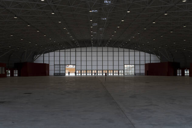 March 26, 2021, Catanzaro, Calabria, Italy: Interior view of the new hub. Lieutenant general, Francesco Paolo Figliuolo, recently appointed as extraordinary commissioner for the COVID-19 emergency, and Fabrizio Curcio, Head of Department of Civil Protection, visited new vaccination hubs in Calabria. In Catanzaro, in the seacoast district â€oeLidoâ€Â, they visited the new Trade Fair Center selected as potential hub. Sergio Abramo, Mayor of Catanzaro, and Antonino Spirlo¬, and temporary Regional Governor, guided them during the visit. The increasing of vaccination hubs is considered a priority, specially considering the rising number of cases within the region. Catanzaro Italy - ZUMAs197 20210326_zaa_s197_164 Copyright: xValeriaxFerrarox