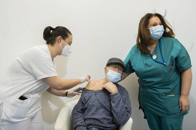 Italy: vaccination Museo Madre Naples, the new vaccination point against COVID-19 opens today, 27 March 2021, at the museo madre, the city s museum of contemporary art. ABPH1257 Copyright: xAntonioxBalascox