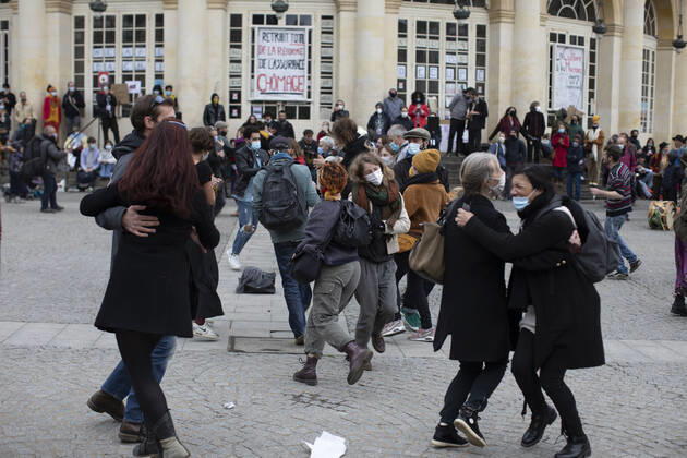 People dance in a gathering in front of the Opera in Rennes, western France. March 27, 2021  Copyright: xJeremiasxGonzalezx
