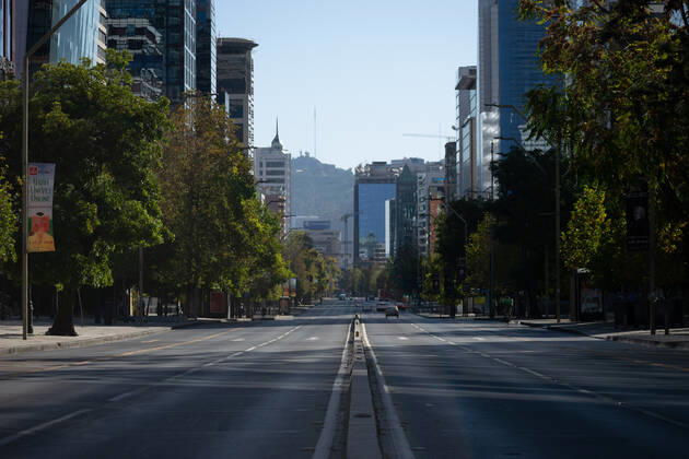 March 27, 2021, Santiago, Metropolitana, Chile: An almost empty street, on the first day of total quarantine in Santiago, Chile. Santiago Chile - ZUMAb332 20210327_zip_b332_003 Copyright: xMatiasxBasualdox