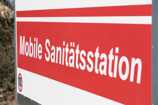 Tuebingen Corona Teststation auf dem Gelaende der CeGaT GmbH, Tuebingen, 30.03.2021 Eine mobile Sanitaetsstation. Hier werden Corona Tests angeboten. Tuebingen, 30.03.2021 Copyright: xEibner-Pressefoto ThomasxDingesx EP_TDS