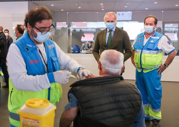 The Minister of Health of the Community of Madrid, Enrique Ruiz Escudero, visits the vaccination point installed at the Wanda Metropolitano Stadium, where vaccination begins for the population aged between 60 and 65 years. This age group will be vaccinated, also with doses from AstraZeneca, at the public Hospital Enfermera Isabel Zendal from Wednesday. Wanda Metropolitano Stadium (meeting point: Gate 37) (Avda. Luis AragonÃ s, 4). Bring authorizations. 30 MARCH 2021;WANDA METROPOLITANO;MADRID;COMMUNITY OF MADRID Marta Fernandez Jara LagenciaEP 03 30 2021 MADRID MADRID Spain Copyright: xMartaxFernandezxJarax 3627507