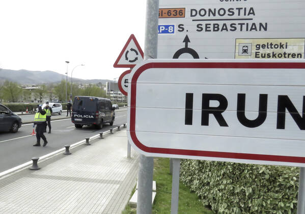 National police ask for negative PCR tests for travellers crossing the border from France, in Irun, Euskadi (Spain), on 30 March 2021. According to an order of the Official State Bulletin (BOE), passengers coming from France must present a diagnostic test with a negative result in COVID-19, performed within 72 hours prior to arrival in Spain. Thus, all travelers from France, wherever they enter, are required to present this negative PCR to cross the border, 30 MARCH 2021;IRUN;EUSKADI;BASQUE COUNTRY;BORDER;TOURISM Javi Colmenero LagenciaEP 03 30 2021 IRUN, BASQUE COUNTRY IRUN, BASQUE COUNTRY Spain Copyright: xJavixColmenerox 3627675