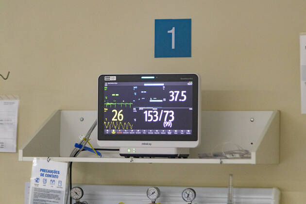 RIO DE JANEIRO, RJ - 30.03.2021: BRASIL REGISTRA 3780 MORTES POR COVID 19 - Brazil registers a new record of deaths by COVID 19 in the last 24 hours, 3780. As well as the highest average of deaths per week since the beginning of the pandemic, 2710. x2048593x  CarlosxEliasxJunior