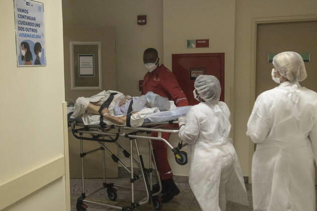 RIO DE JANEIRO, RJ - 30.03.2021: BRASIL REGISTRA 3780 MORTES POR COVID 19 - Brazil registers a new record of deaths by COVID 19 in the last 24 hours, 3780. As well as the highest average of deaths per week since the beginning of the pandemic, 2710. x2048599x  CarlosxEliasxJunior
