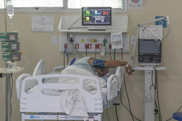 RIO DE JANEIRO, RJ - 30.03.2021: BRASIL REGISTRA 3780 MORTES POR COVID 19 - Brazil registers a new record of deaths by COVID 19 in the last 24 hours, 3780. As well as the highest average of deaths per week since the beginning of the pandemic, 2710. x2048600x  CarlosxEliasxJunior