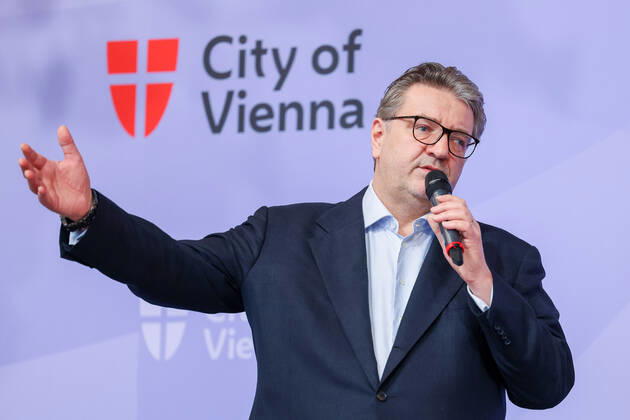 20210331 Press conference at Vienna City Hall - Immunization schedule for April VIENNA, AUSTRIA - MARCH 31: City Councillor for Social Affairs, Health and Sport Peter Hacker (SPOe) at Press conference - at Vienna City Hall - Immunization schedule for April at Town hall on March 31, 2021 in Vienna, Austria. 210331_SEPA_10_044 Copyright: xMichaelxIndrax SEPAxMedia