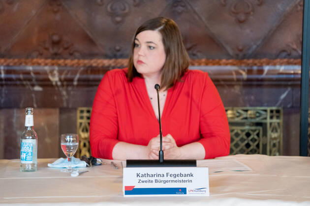Hamburger Senat kündigt nächtliche Ausgangsbeschränkungen für Hamburg an - Pressekonferenz im Rathaus - Senat beschließt zusätzliche Maßnahmen zur Eindämmung der Coronavirus-Verbreitung in Hamburg - Zweite Bürgermeisterin Katharina Fegebank;Hamburger Senat kündigt nächtliche Ausgangsbeschränkungen für Hamburg an - Pressekonferenz im Rathaus - Senat beschließt zusätzliche Maßnahmen zur Eindämmung der Coronavirus-Verbreitung in Hamburg - Zweite Bürgermeisterin Katharina Fegebank, Hamburg Hamburg Deutschland Rathaus