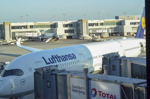 Frankfurt Airport amid COVID-19. (INT) Frankfurt Airport amid COVID-19. March 31, 2021, Frankfurt, Germany: Few movements of people at Frankfurt airport due to Covid-19 restrictions and government™s efforts to contain the spread of the virus. Credit: Josi Donelli TheNews2 Frankfurt Airport amid COVID-19.  Copyright: xJosixDonellix