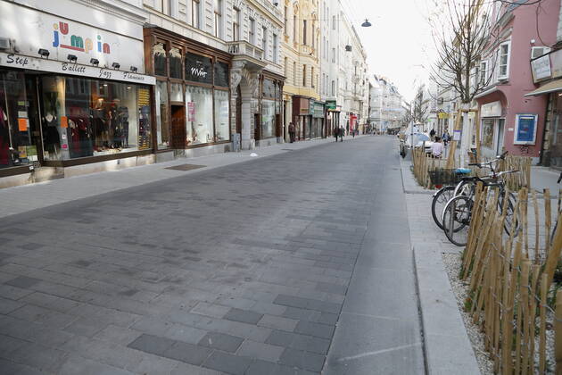 Wien Coronakrise:: Osterruhe 4. harter Lockdown - erster Tag Wien, 1.4.2021 Corona-Pandemie, Corona, Corona-Virus, CoV 2, Covid 19, Sars, Virus, Virusinfektion, Pandemie, CoronakriseKrise, Viruserkrankung, Coronavirus, SARS-CoV-2 Neubaugasse leere Neubasse Wien Austria