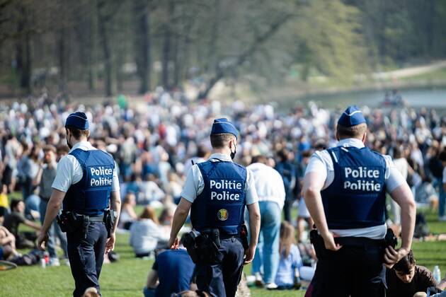 April 1, 2021, Brussels, Belgium: Protest against sanitary measures and wild party called La Boum in Brussels, social distancing was rarely respected and the wearing of masks also, a lot of tension and violence between police and demonstrators. Brussels Belgium - ZUMAb331 20210401_zaf_b331_003 Copyright: xArnaudxBrianx