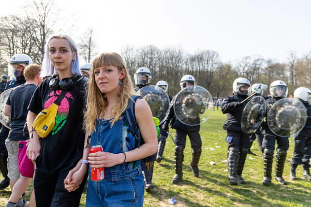 April 1, 2021, Brussels, Belgium: Protest against sanitary measures and wild party called La Boum in Brussels, social distancing was rarely respected and the wearing of masks also, a lot of tension and violence between police and demonstrators. Brussels Belgium - ZUMAb331 20210401_zaf_b331_020 Copyright: xArnaudxBrianx