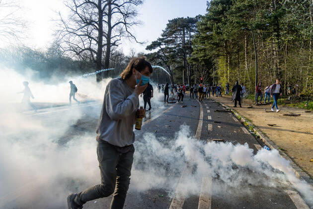 April 1, 2021, Brussels, Belgium: Protest against sanitary measures and wild party called La Boum in Brussels, social distancing was rarely respected and the wearing of masks also, a lot of tension and violence between police and demonstrators. Brussels Belgium - ZUMAb331 20210401_zaf_b331_037 Copyright: xArnaudxBrianx