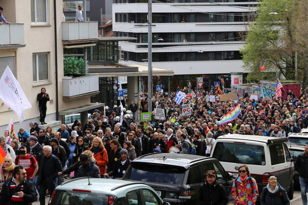 Querdenker-Großdemo in Stuttgart. Das Motto der Demo lautete Grundrechte sind nicht verhandelbar