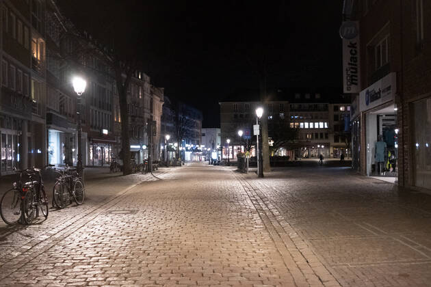 Like an abandoned city. Aachen on Easter vigil between 10 p.m. and 11 p.m. View of the deserted pedestrian zone Am Markt. In Aachen on April 3, 2021. GERMANY - AACHEN - EASTER Easter 2021 Covid Pandemic