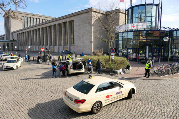 04.04.2021,Ostersonntag,Berlin,Deutschland,GER,Corona-Impfzentrum Messe Berlin (Halle 21) (BioNTech)