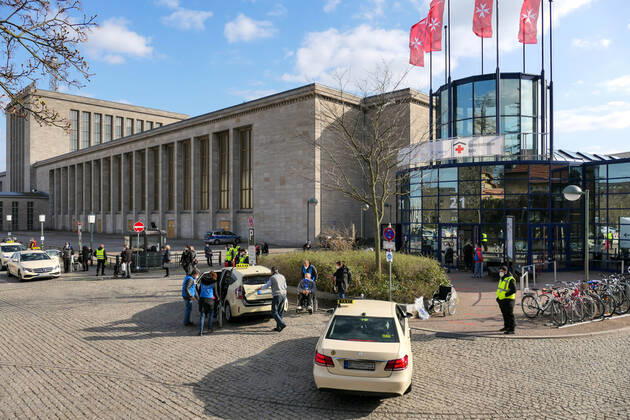 04.04.2021,Ostersonntag,Berlin,Deutschland,GER,Corona-Impfzentrum Messe Berlin (Halle 21) (BioNTech)