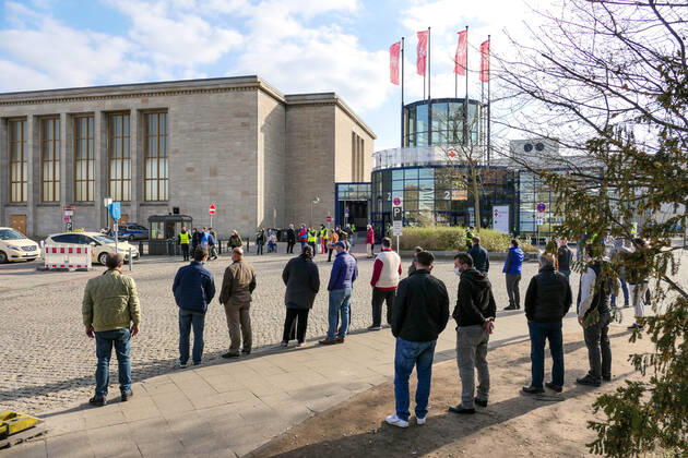04.04.2021,Ostersonntag,Berlin,Deutschland,GER,Corona-Impfzentrum Messe Berlin (Halle 21) (BioNTech)