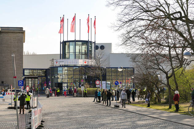 04.04.2021,Ostersonntag,Berlin,Deutschland,GER,Corona-Impfzentrum Messe Berlin (Halle 21) (BioNTech)