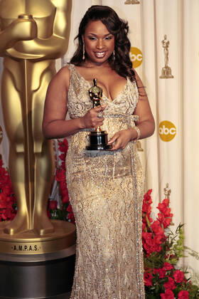 Jennifer Hudson mit dem Oscar für die beste Nebendarstellerin in Dreamgirls im Press Room der Oscar Verleihung 2007 79th Annual Academy Awards im Kodak Theatre. Los Angeles, 25.02.2007