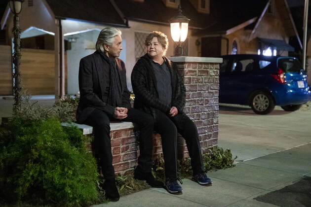 Michael Douglas, Kathleen Turner, The Kominsky Method Season 3 (2021) Credit: Erik Voake Netflix The Hollywood Archive Los Angeles CA  Copyright: xERIKxVOAKE NETFLIXx 34125015THA
