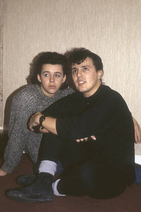 Roland Orzabal und Curt Smith von Tears for Fears bei einem Fototermin im Phonogram Records Office. London, 22.08.1984